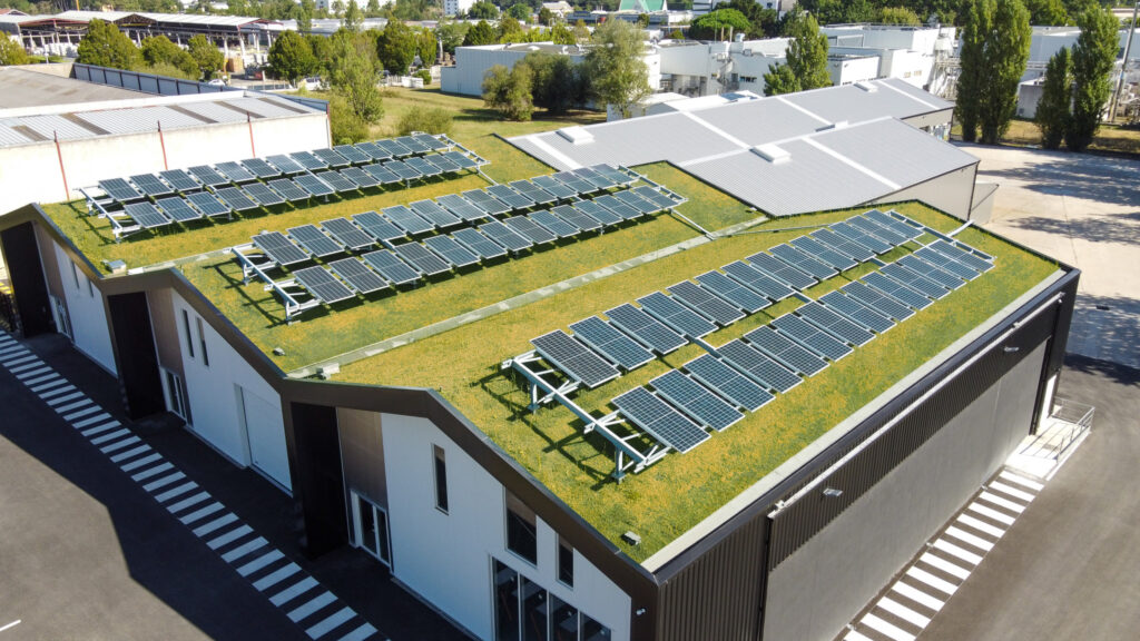 Toiture biosolaire Vegetek