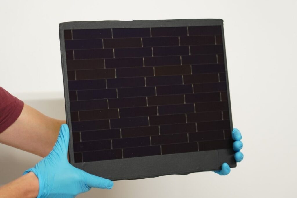 III-V-Germanium-PV-Modul mit einem Wirkungsgrad von 34,4 Prozent – ein neuer Weltrekord.